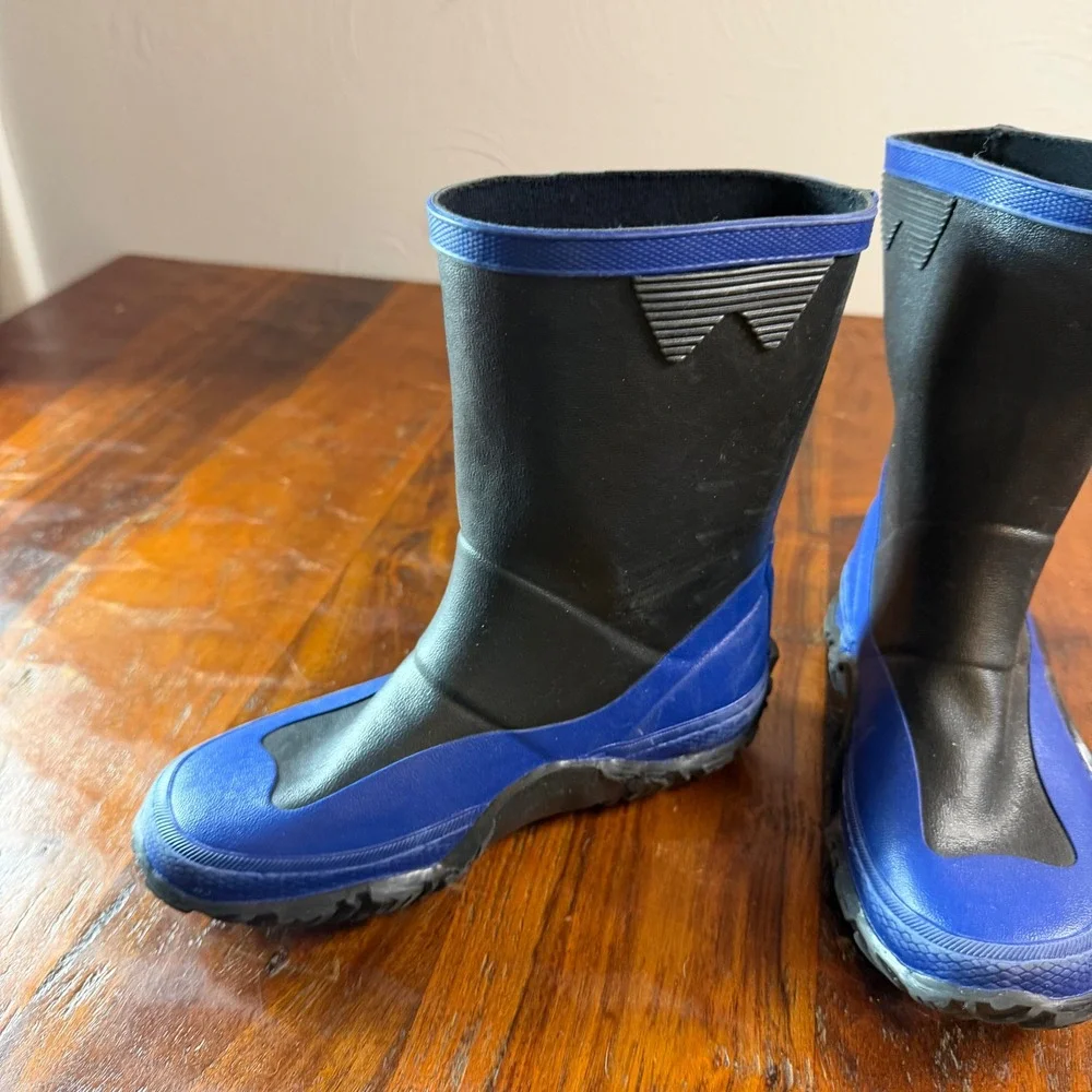 Muck Boot Company Hale Kids Black Blue Waterproof Rain Boots Size 13 US